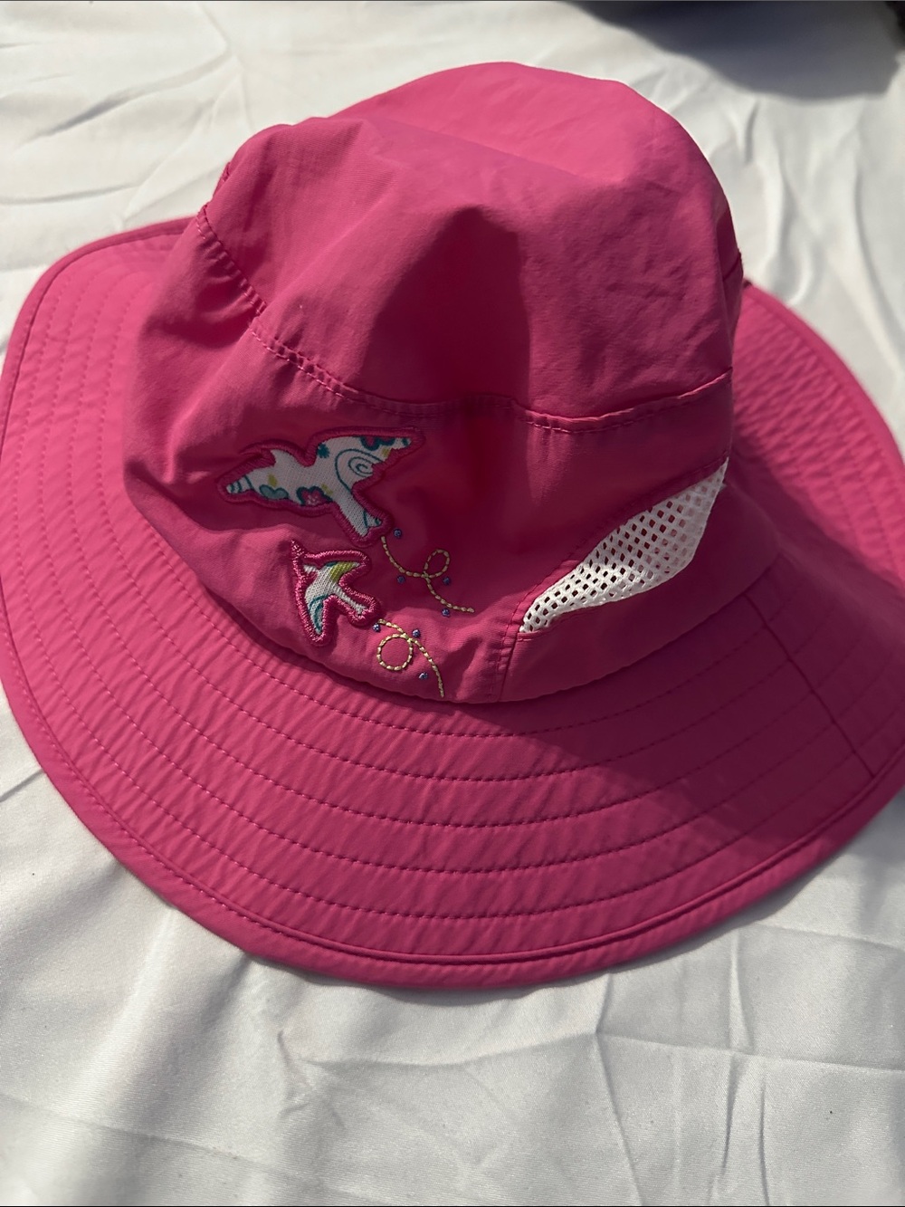 REI Kids Hot Pink Wide-Brim Sun Hat with Embroidered Sea Motifs